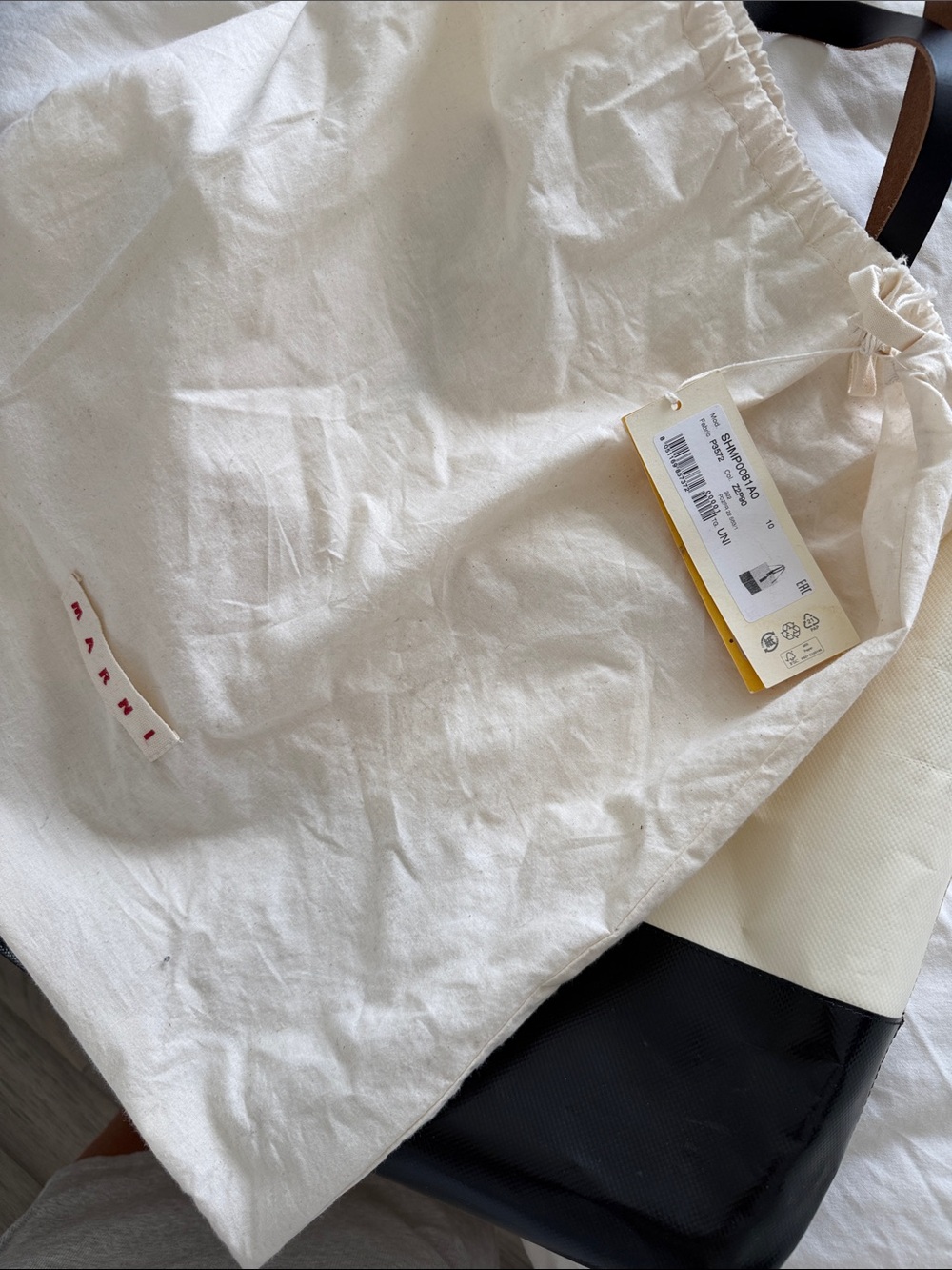 Marni Cream and Black Two-Tone Leather-Trim Tote - Picture 7 of 9